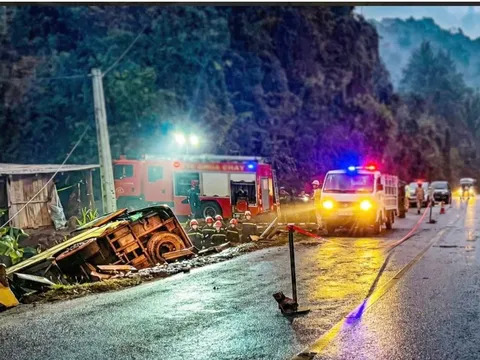 Sơn La: Xe khách mất lái khiến 3 người thiệt mạng