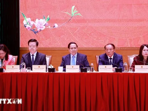 Thủ tướng gặp mặt nghệ sỹ, nhà báo, vận động viên tiêu biểu nhân dịp Năm Mới