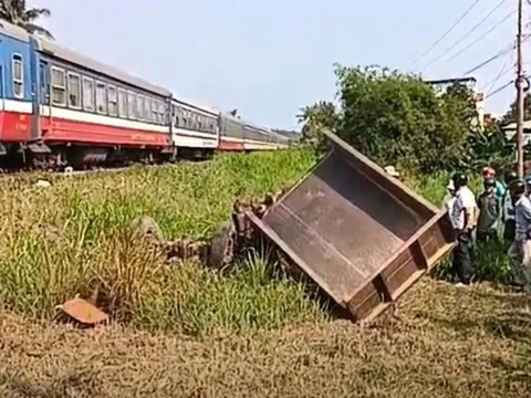 Công nông bị tàu hoả tông tại lối đi tự mở, 3 người thương vong tại Đắk Lắk