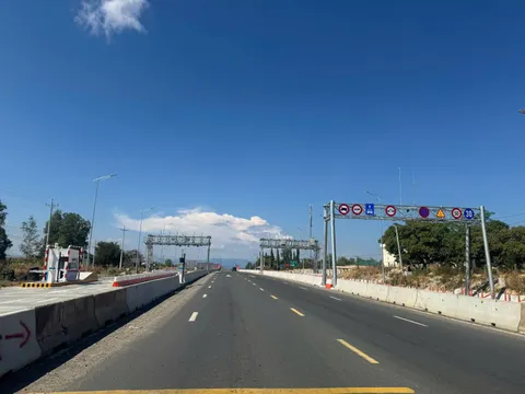 Tây Ninh: Khẩn trương khắc phục tuyến đường ven sông bị sạt lở 60 m