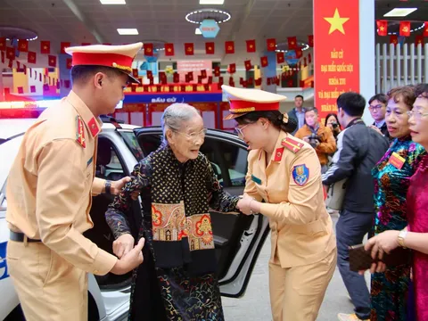 Chính phủ chỉ đạo tăng cường công tác vận tải, đảm bảo ATGT dịp nghỉ Lễ 30/4-01/5