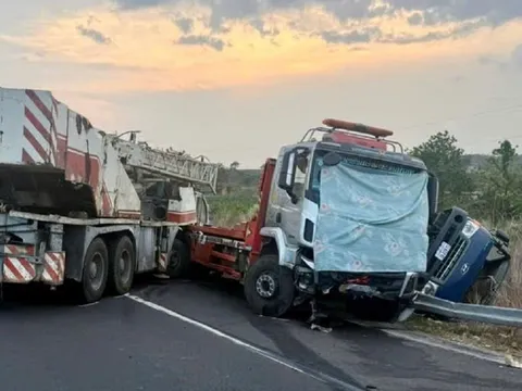 Xe cứu hộ gặp nạn trên cao tốc Phan Thiết - Dầu Giây