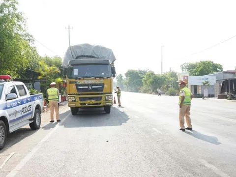 Đắk Lắk: Siết chặt xe quá tải, quá khổ giữ bình yên đường bộ