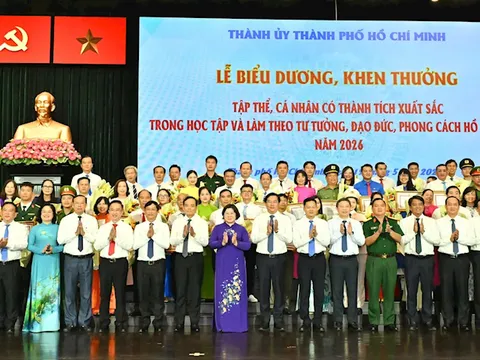 Tôn vinh những điển hình làm đẹp TPHCM
