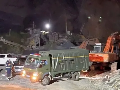 Sập mỏ đá ở Thanh Hóa, 1 người tử vong, 2 người bị vùi lấp