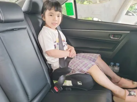 Từ 15/8, ô tô chở trẻ em không có ghế an toàn, tài xế bị xử phạt thế nào?