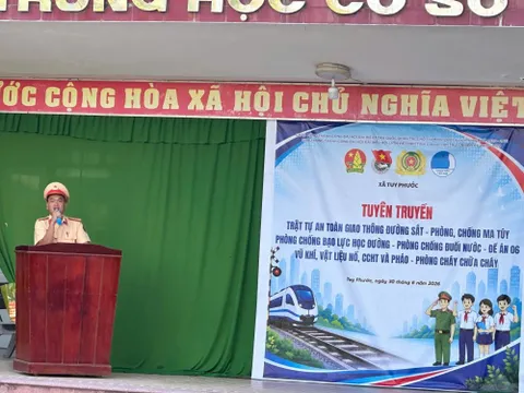 Gia Lai: CSGT Tuy Phước tuyên truyền kỹ năng an toàn cho hơn 600 học sinh