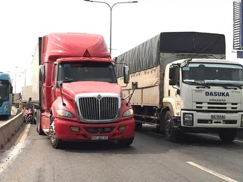 Hiệp hội Vận tải ô tô Việt Nam kiến nghị gỡ khó thiếu lái xe hạng CE, D