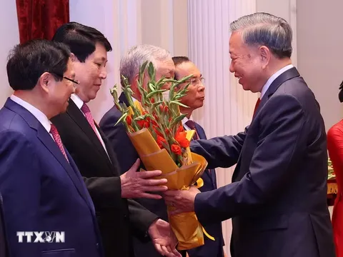 Tri ân các đồng chí Ủy viên Bộ Chính trị, Ủy viên Ban Bí thư các thời kỳ