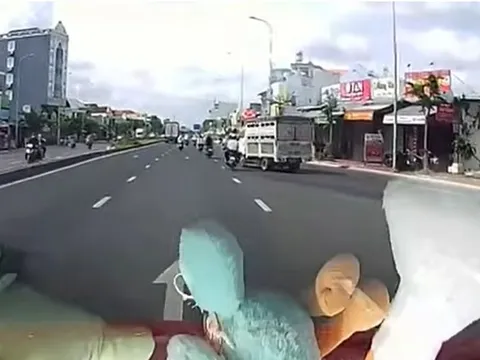 Bài học đắt giá cho ô tô nhập làn bất cẩn gây tai nạn với xe máy