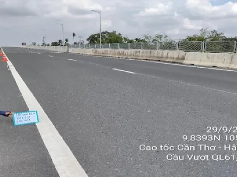 Cao tốc Cần Thơ - Hậu Giang tiếp tục phát sinh nhiều vị trí lún, hư hỏng